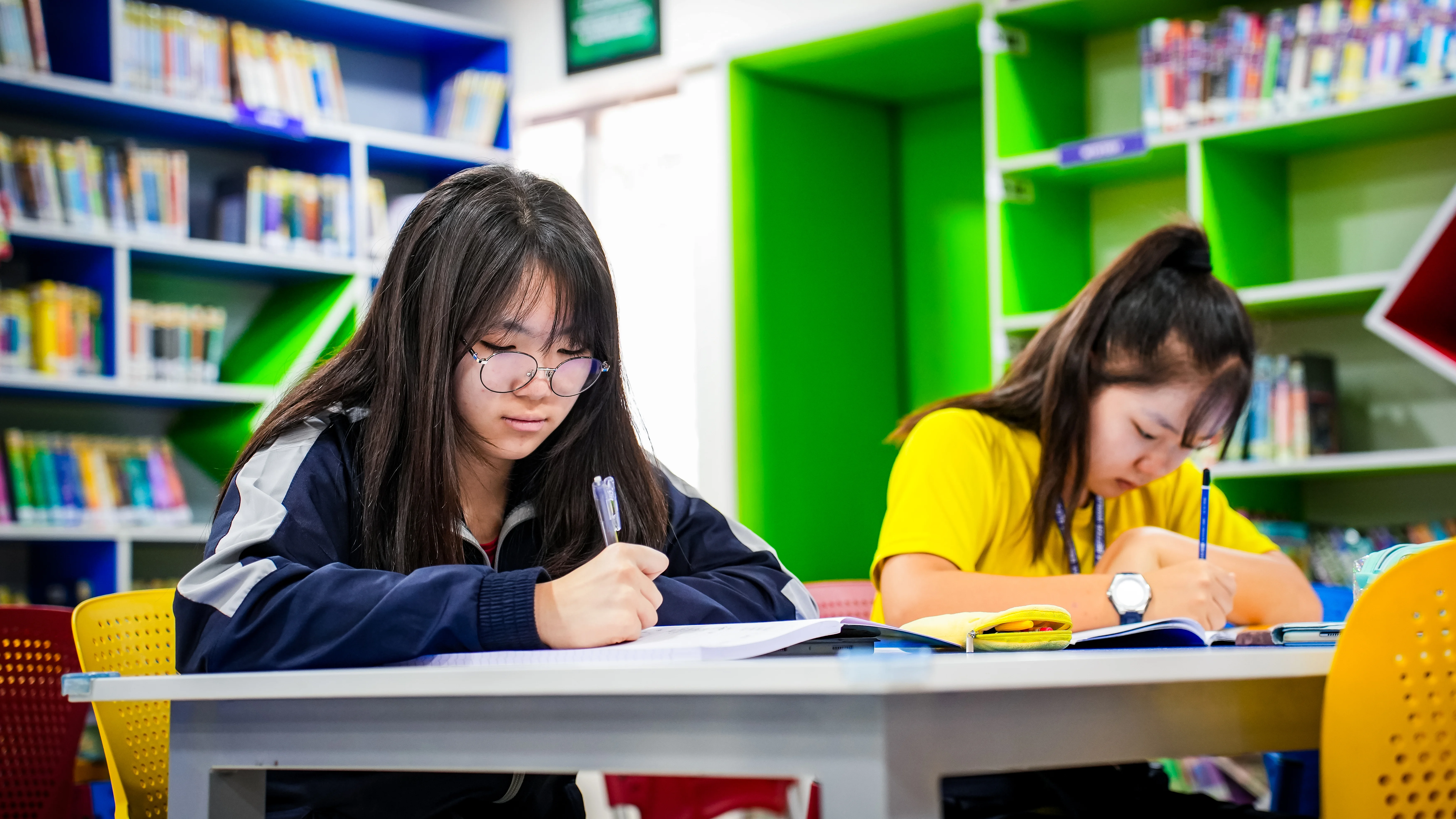 Students using iPads in Cambridge Secondary Programme
